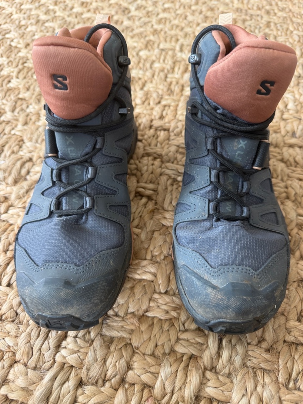 Salomon X Ultra 4 Mid GORE-TEX Women’s Hiking Boot - Picture 4 of 5
